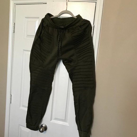 Other - ✨NEW✨Green Jogger Pants